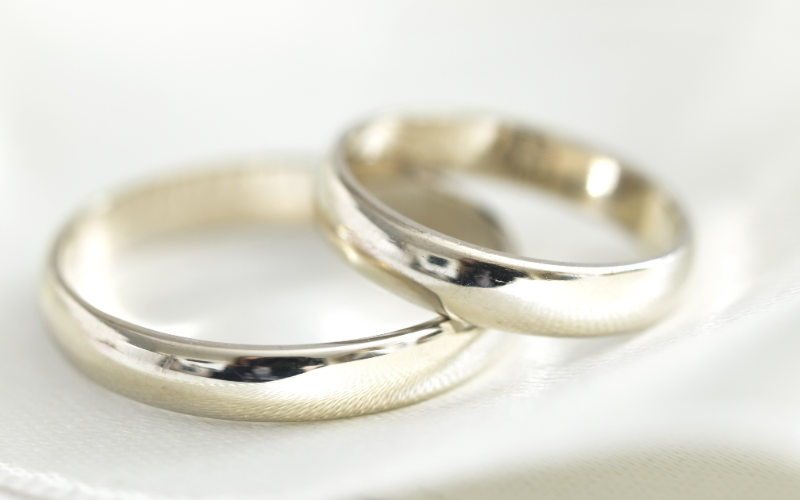 ホワイトゴールドの結婚指輪