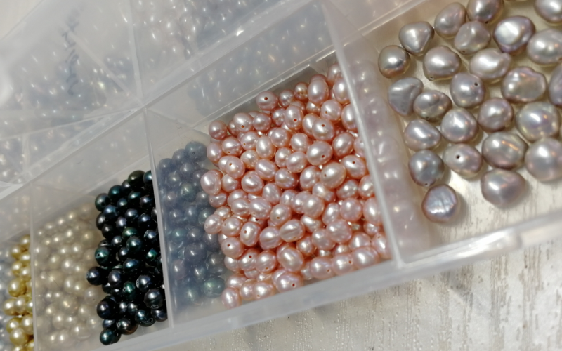 様々な色をした真珠（パール）