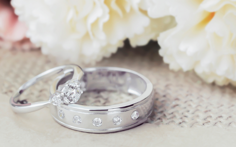 プラチナの結婚指輪と婚約指輪