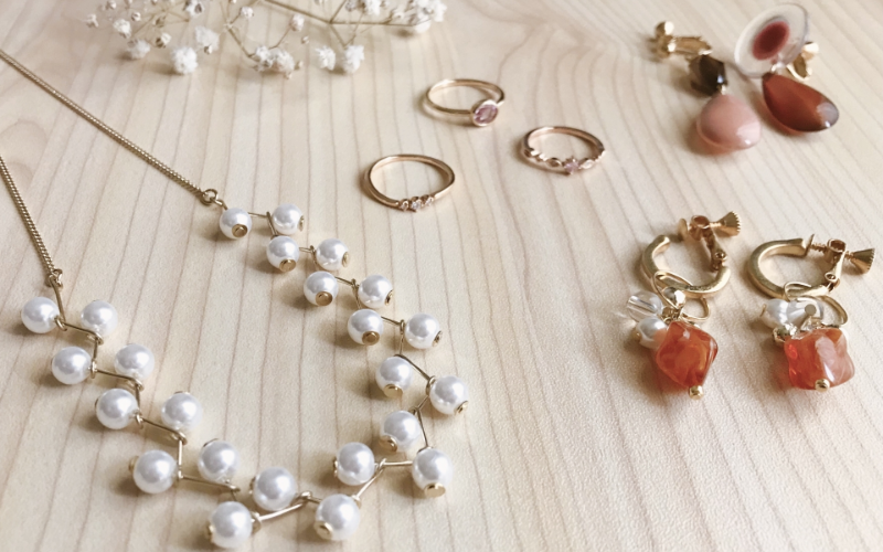 意外と知らない アクセサリーに施されているメッキとは 指輪の加工 制作ならユーバンク株式会社